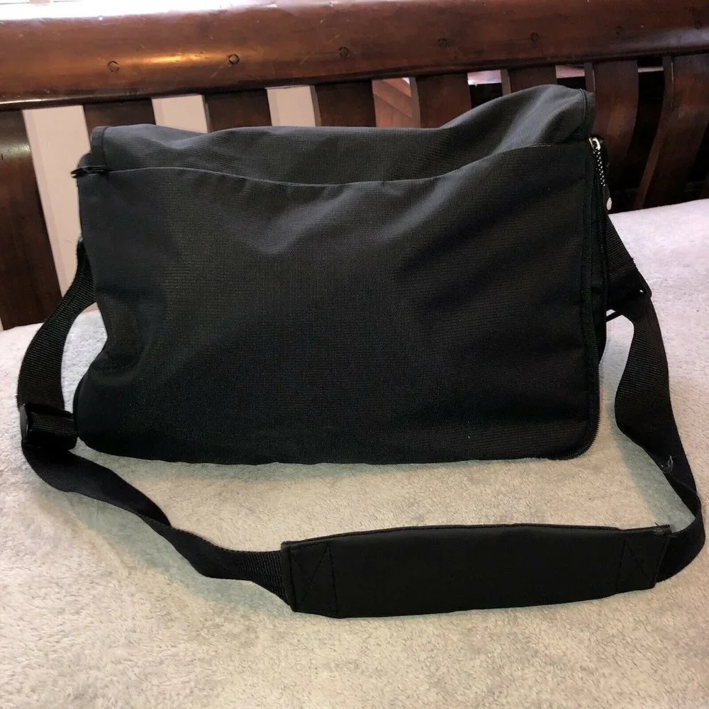 COLUMBIA Black Messenger Diaper Baby Bag with Shoulder Strap